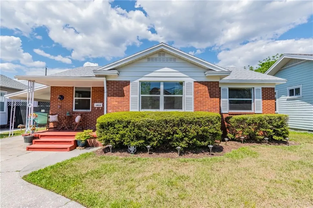 1913 W Carmen Street Tampa FL 33606