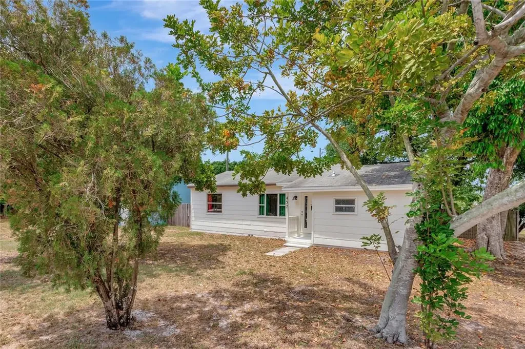 457 40th Avenue NE St Petersburg FL 33703