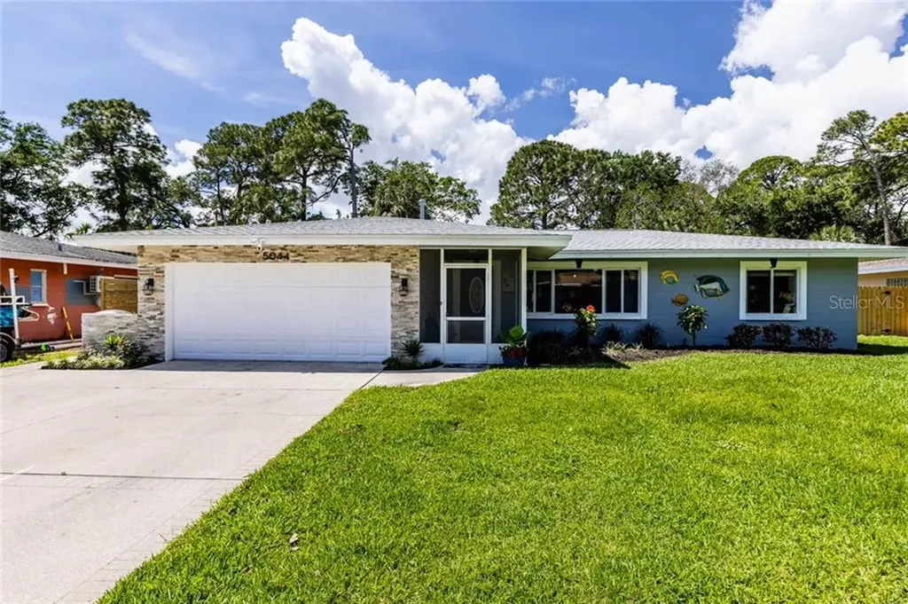 5044 Huntington Street NE St Petersburg FL 33703