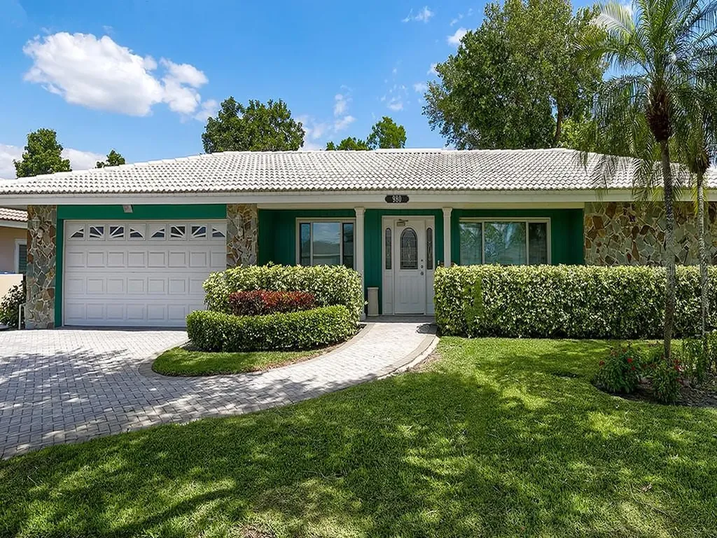 980 Eden Isle Drive NE St Petersburg FL 33704