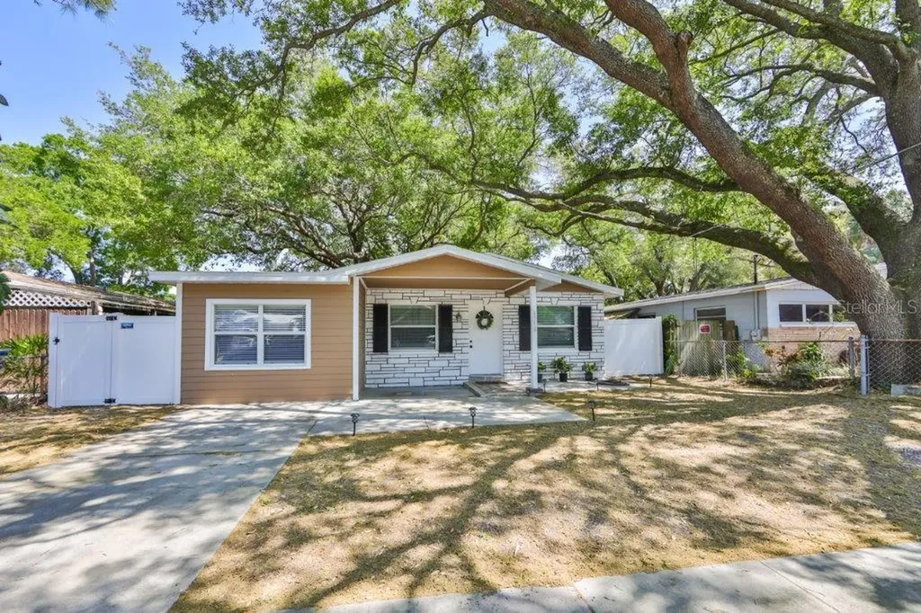 6810 S Hesperides Street Tampa FL 33616