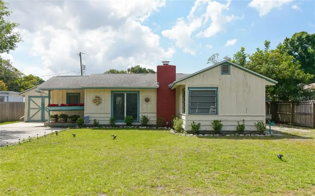 2336 Pelican Drive Sarasota FL 34237