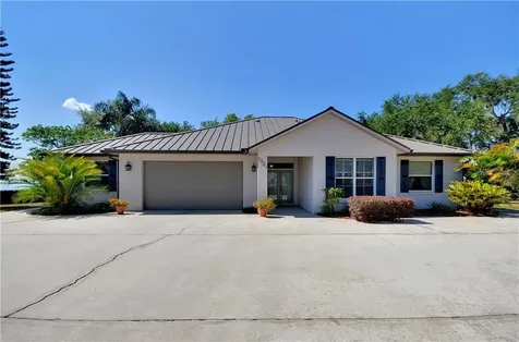 1321 N Lake Reedy Boulevard Frostproof FL 33843