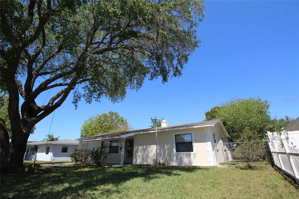 5327 24th Terrace N St Petersburg FL 33710
