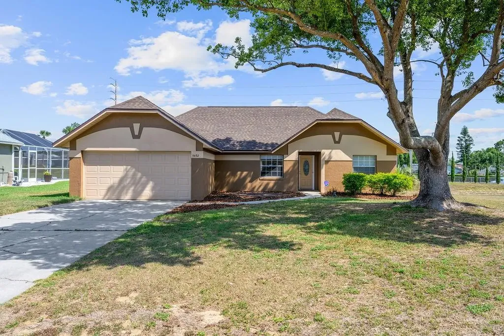 5492 Loma Vista Drive E Davenport FL 33896