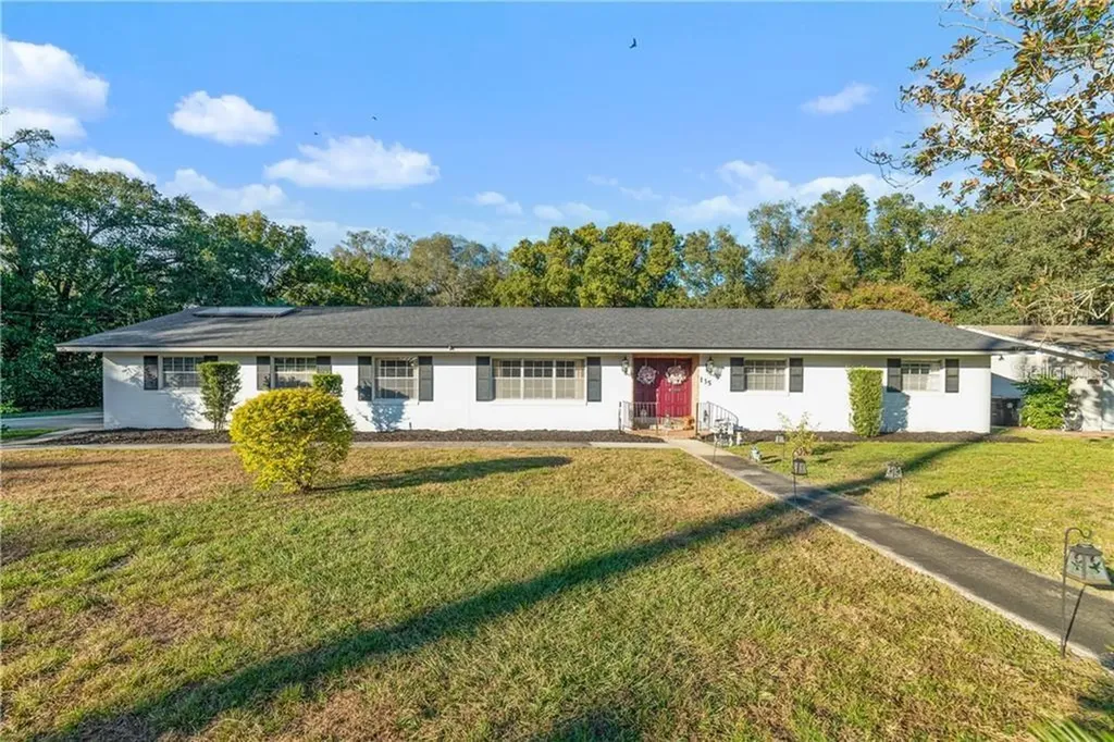 135 W Oak Street Apopka FL 32703