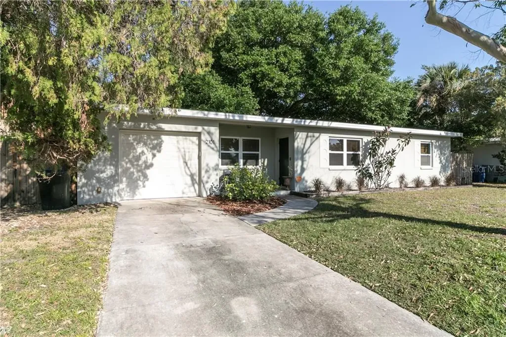 2101 75th Street N St Petersburg FL 33710