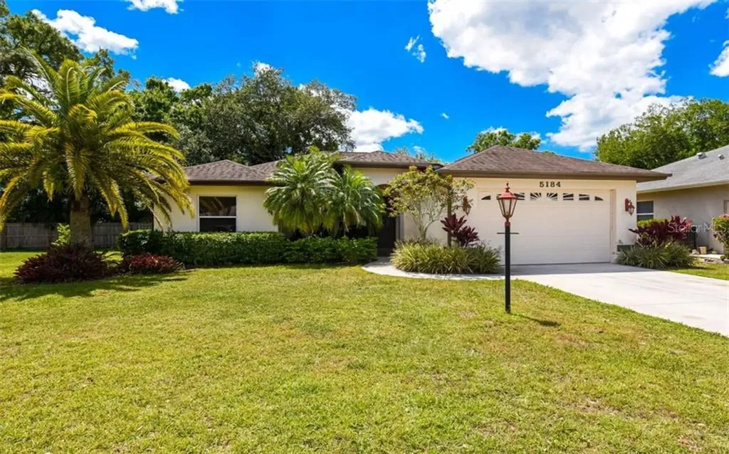5184 Sunnydale Circle S Sarasota FL 34233