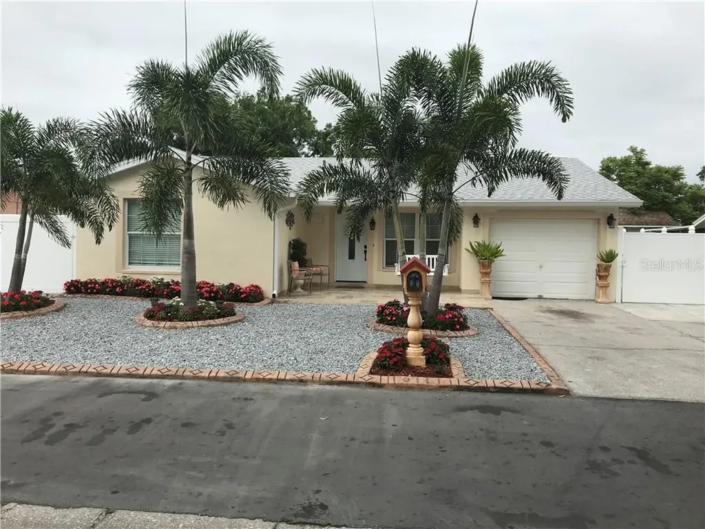 10111 Chimney Hill Court Tampa FL 33615