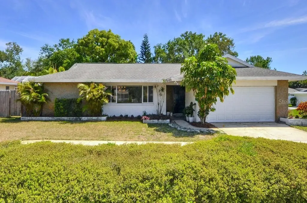 14478 Bay Hills Drive Largo FL 33774