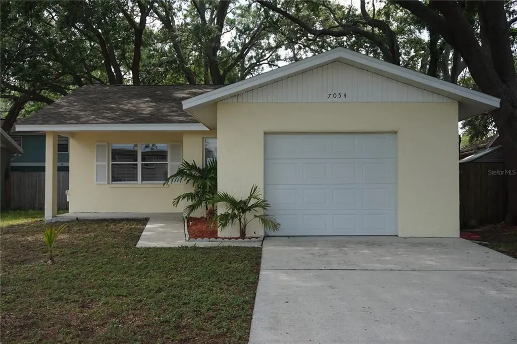 7054 2nd Street N St Petersburg FL 33702