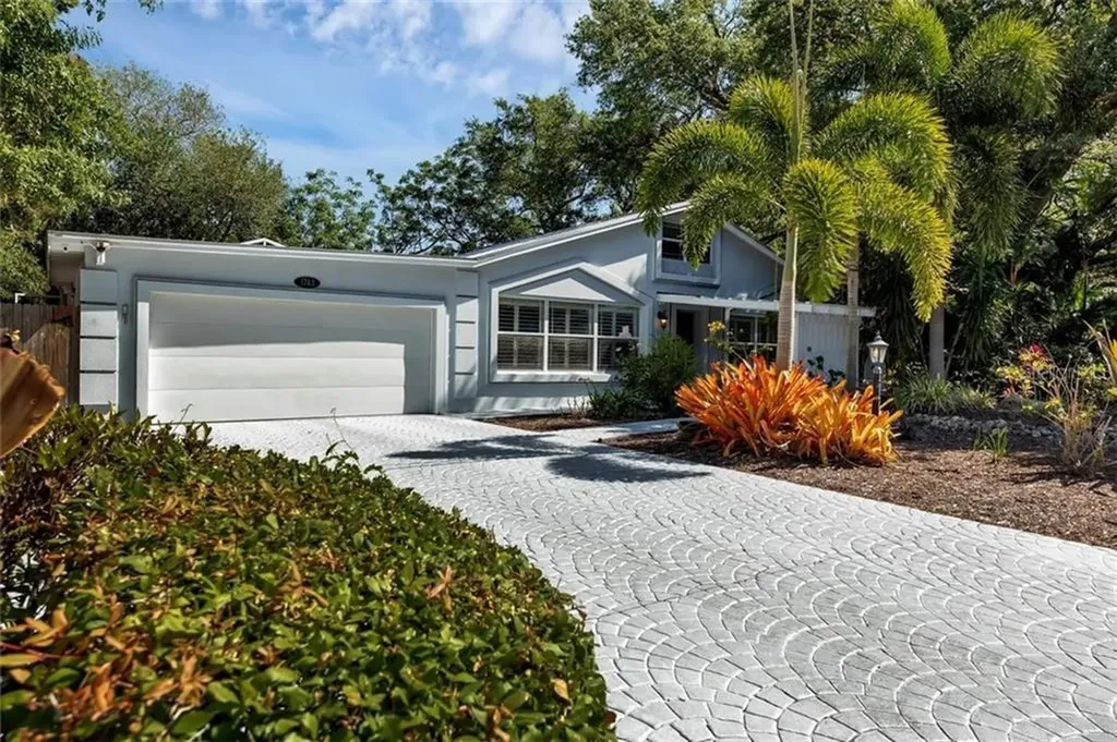 1743 Spring Creek Drive Sarasota FL 34239