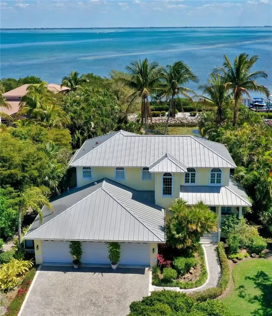 5382 Sandhamn Place Longboat Key FL 34228