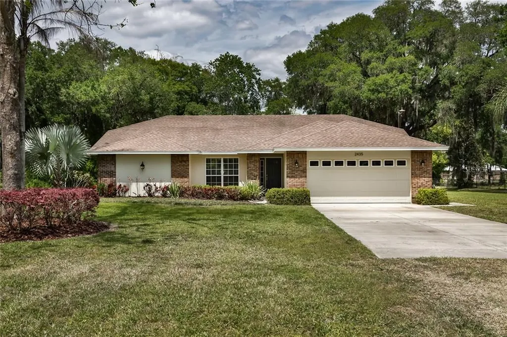 2435 D R Bryant Road Lakeland FL 33810