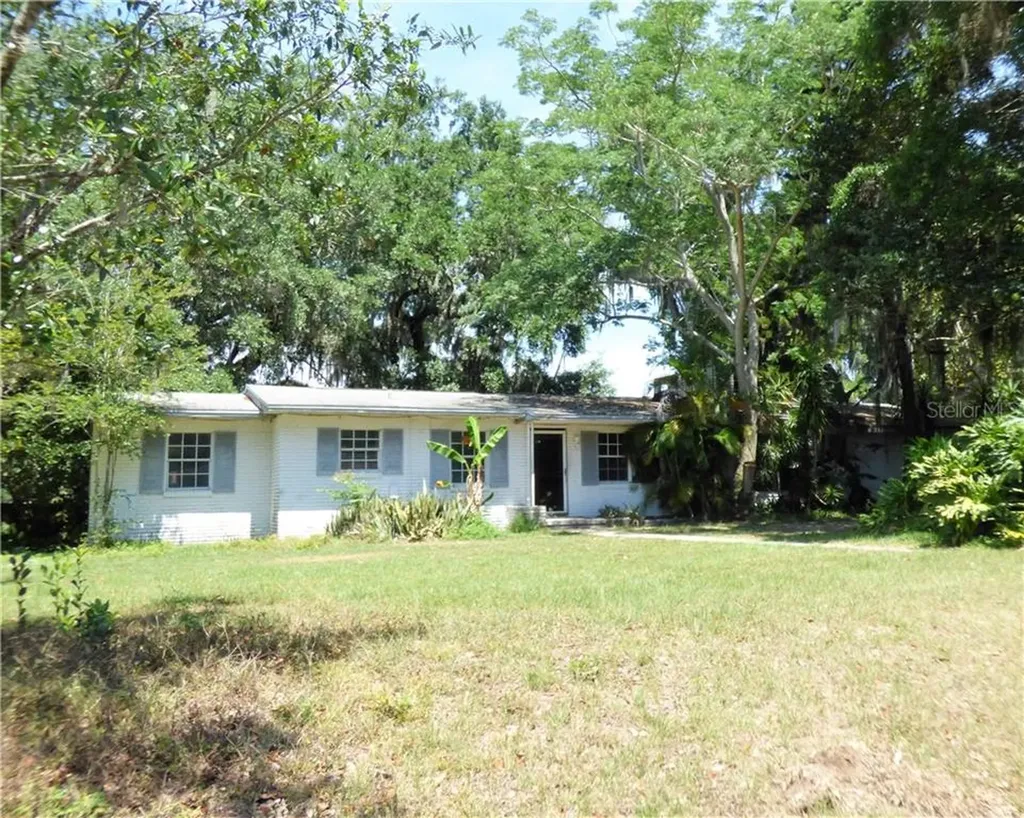1202 Lady Guinevere Drive Valrico FL 33594