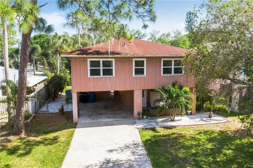 1766 Mississippi Avenue NE St Petersburg FL 33703