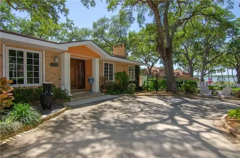 8338 36th Avenue N St Petersburg FL 33710