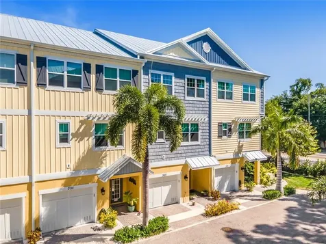 3107 Moorings Drive S St Petersburg FL 33712