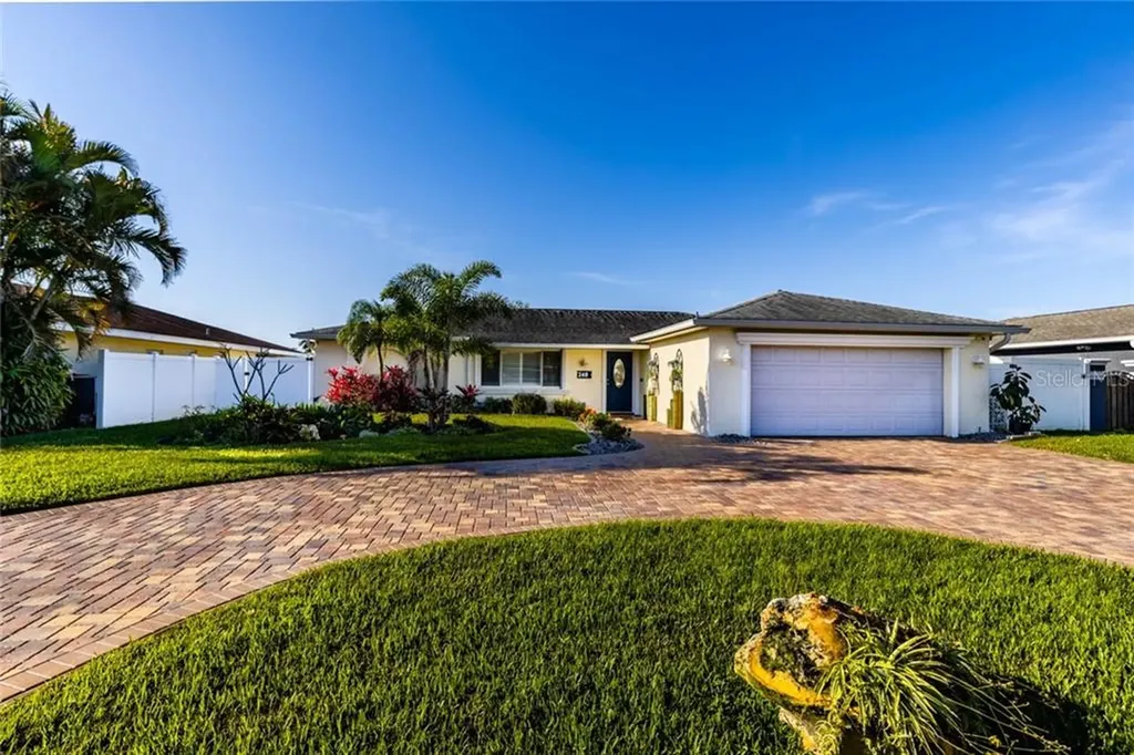 240 98th Avenue NE St Petersburg FL 33702