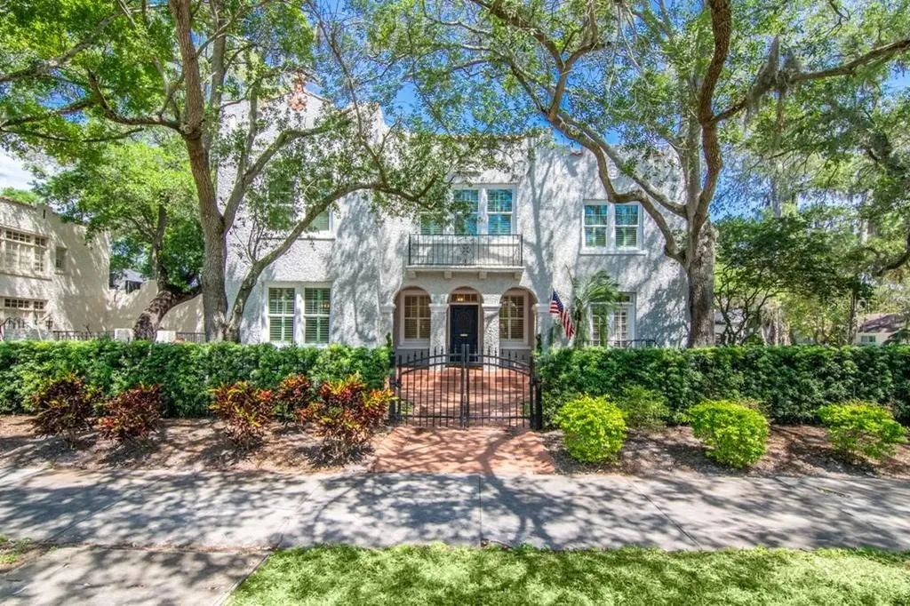 4625 W Woodmere Road Tampa FL 33609