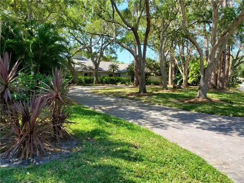 1724 Landings Boulevard Sarasota FL 34231