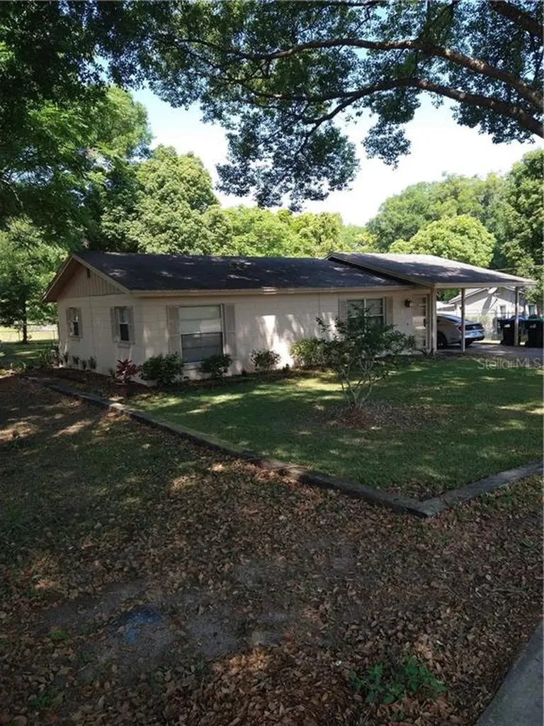 3028 Round Lake Road Zellwood FL 32798
