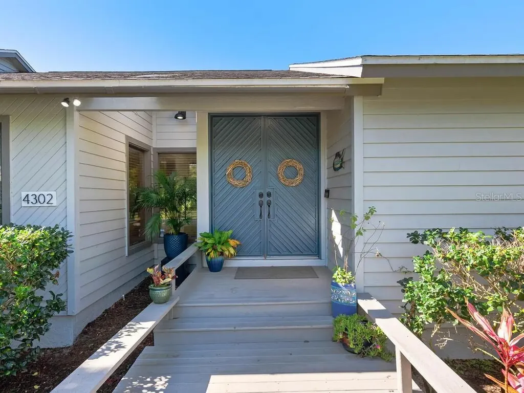 4302 Brackenwood Court Sarasota FL 34232