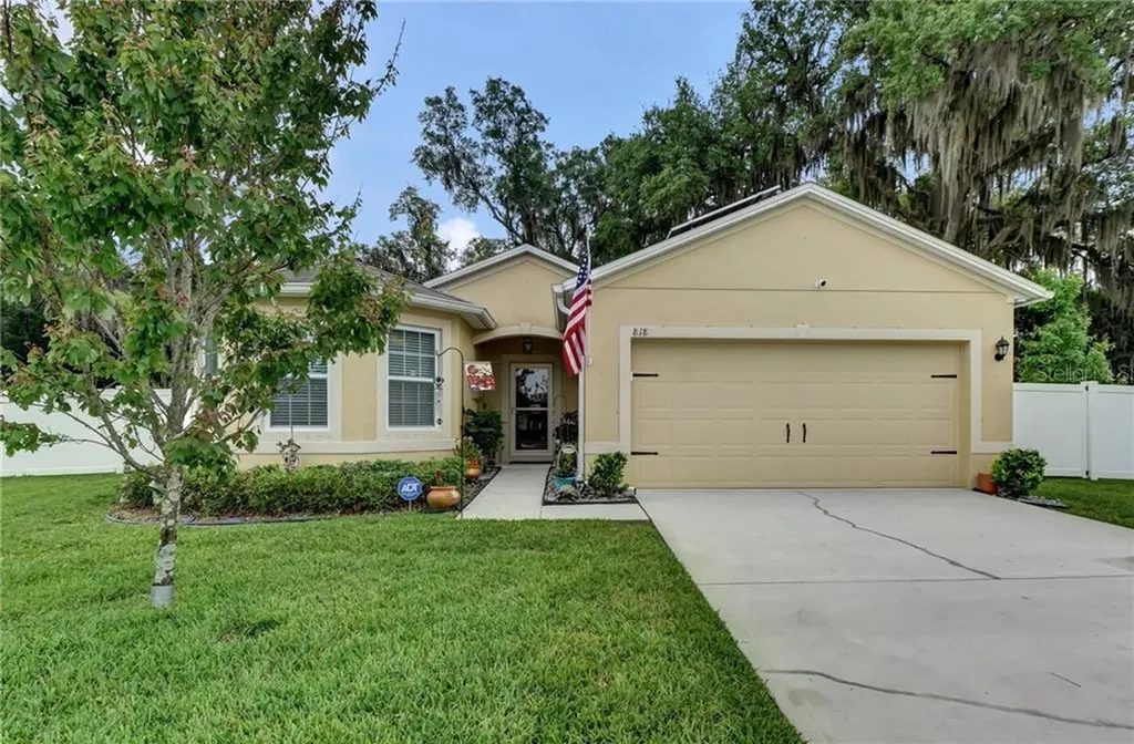 818 Grand Park Court Deland FL 32724