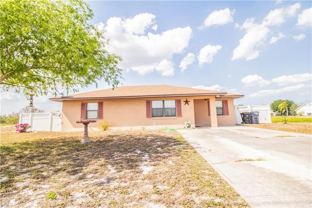 3 Joey Lane Frostproof FL 33843