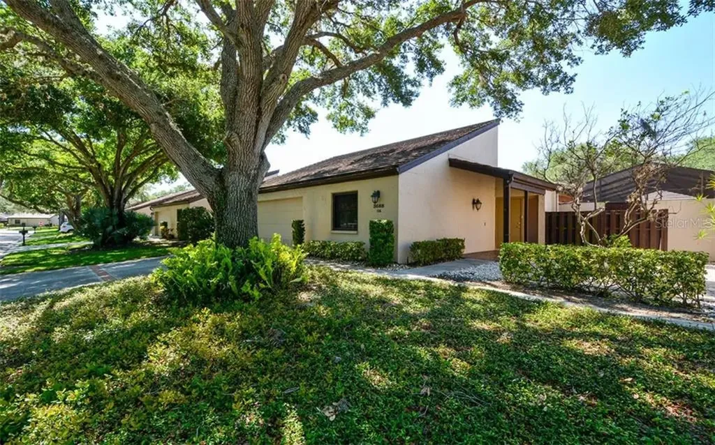 3688 Glen Oaks Manor Drive Sarasota FL 34232