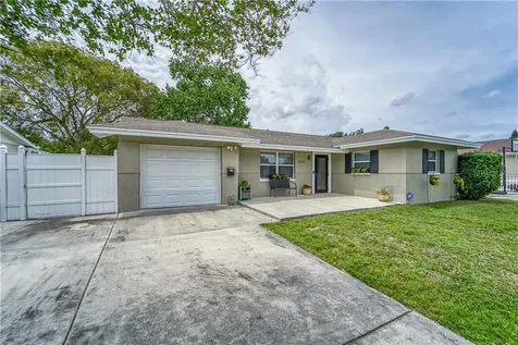 8462 7th Street N St Petersburg FL 33702