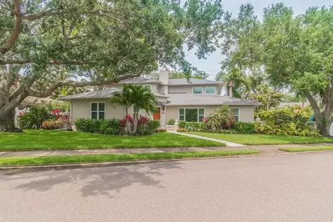 565 21st Avenue NE St Petersburg FL 33704