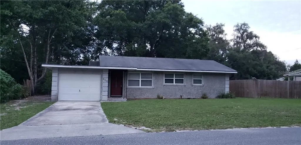 606 Stanley Avenue Wildwood FL 34785