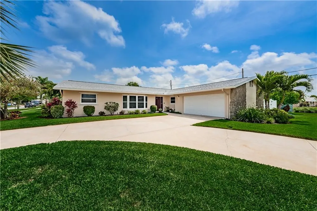14167 Yacht Club Boulevard Seminole FL 33776