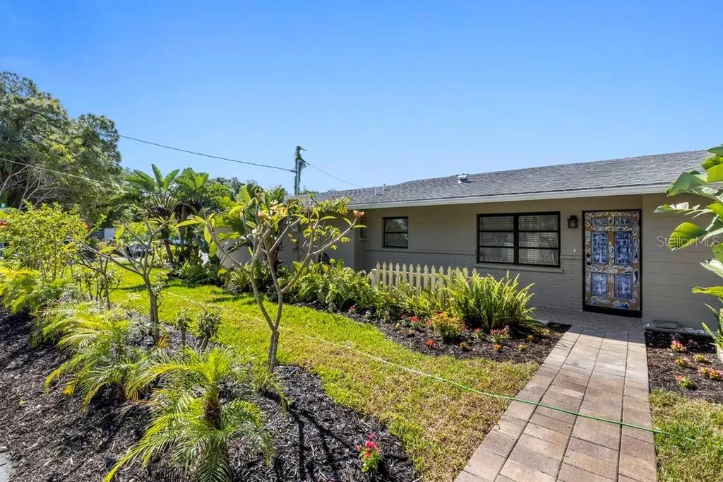 3939 Iroquois Avenue Sarasota FL 34234