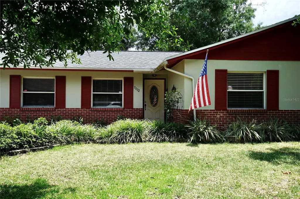 7902 W Pocahontas Avenue Tampa FL 33615