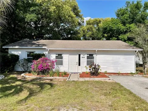 5618 12th Street Zephyrhills FL 33542