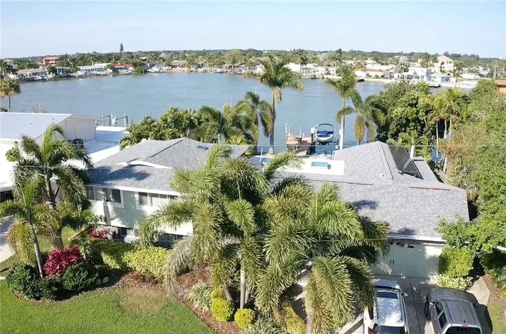 7909 9th Avenue S St Petersburg FL 33707