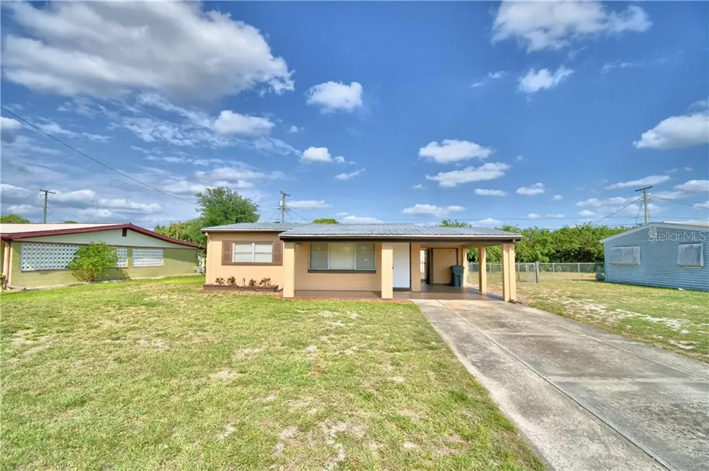 303 Raymond Avenue Frostproof FL 33843