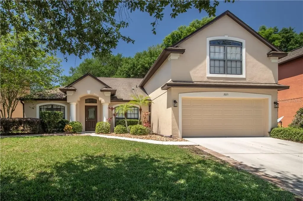 2021 Abbey Trace Drive Dover FL 33527