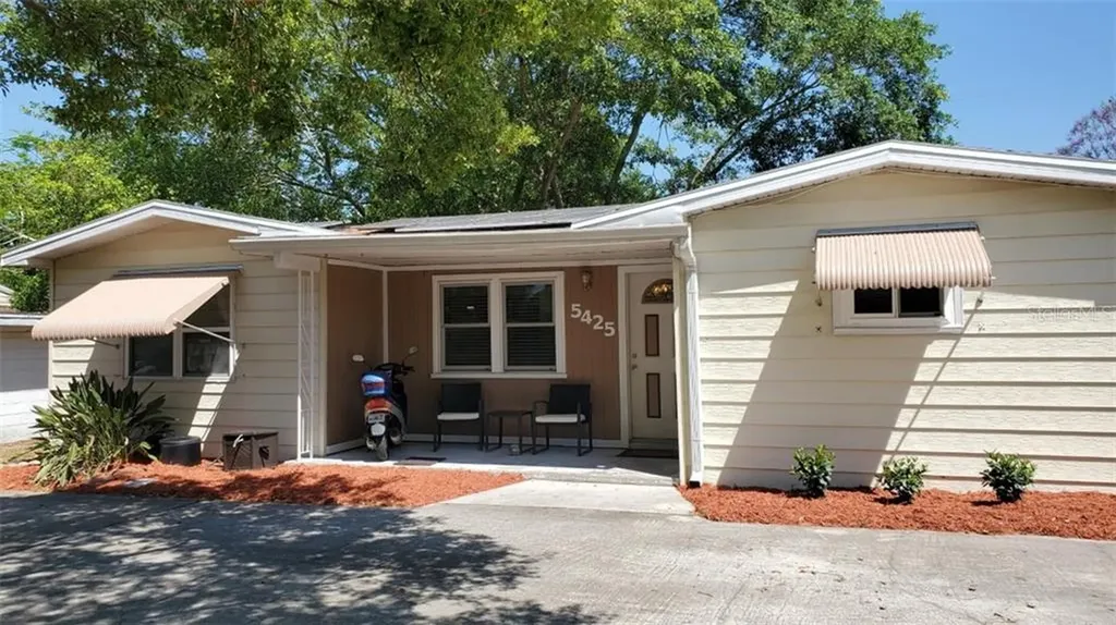 5425 47th Avenue N St Petersburg FL 33709