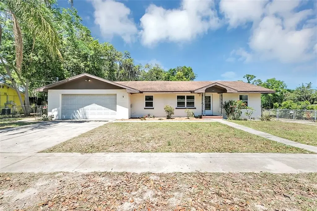 1325 Stowe Avenue Mount Dora FL 32757