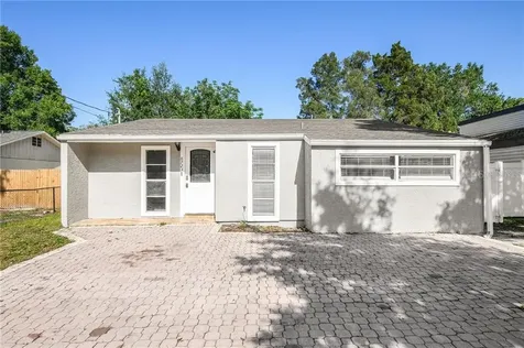 8723 N Tangerine Place Tampa FL 33617