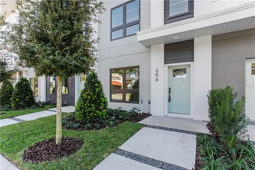 206 E Pineloch Avenue Orlando FL 32806