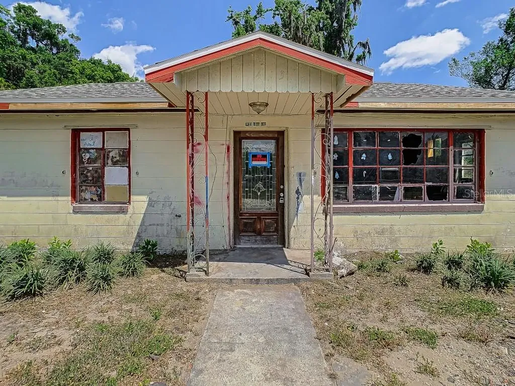 37433 Long Avenue Dade City FL 33523