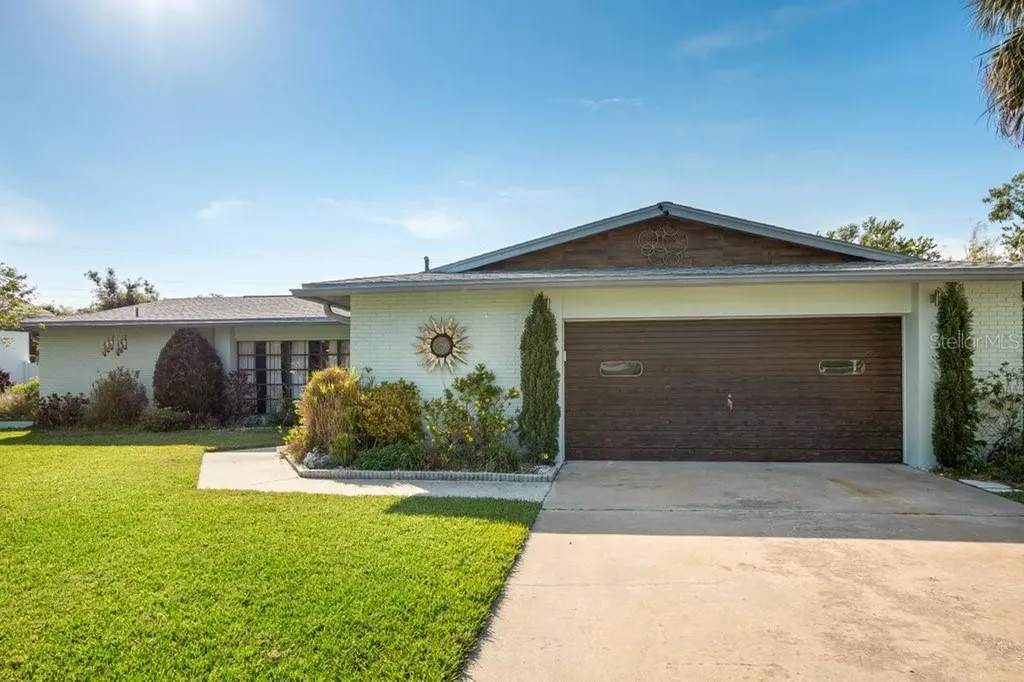4187 52nd Avenue S St Petersburg FL 33711
