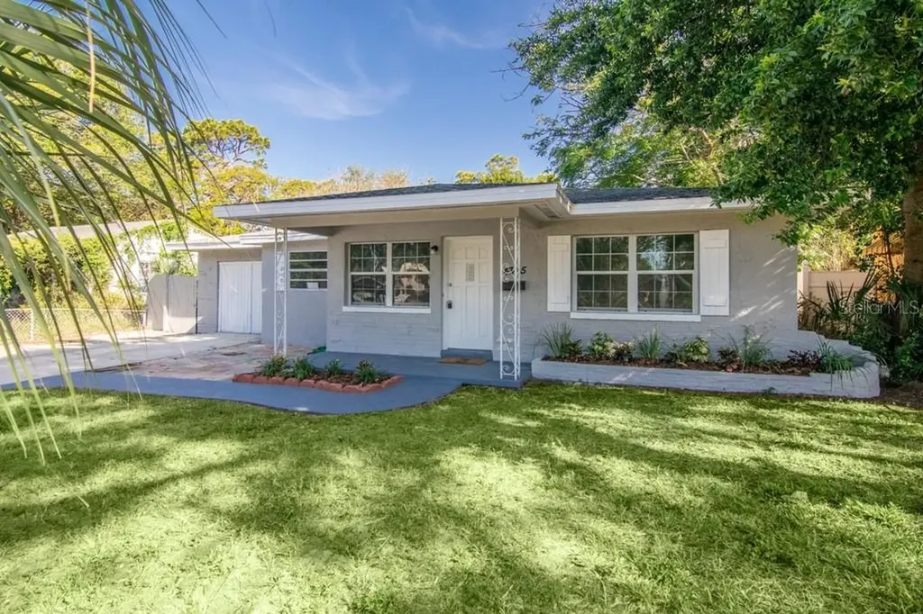 4325 11th Avenue S St Petersburg FL 33711