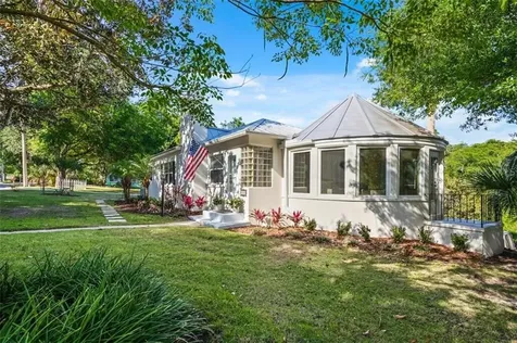 306 N Clayton Street Mount Dora FL 32757