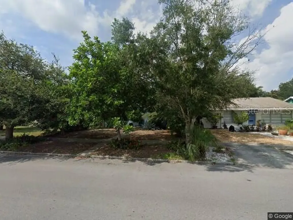 235 22nd Avenue S St Petersburg FL 33705