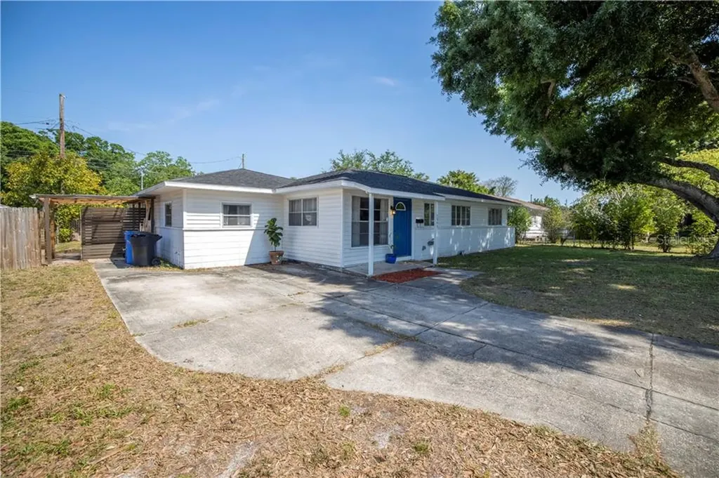 7543 Meadowlawn Drive N St Petersburg FL 33702
